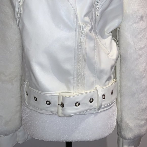 🛑🛑Fashion Nova Ivory White faux fur sleeves moto crop jacket size Large🛑🛑 - Picture 7 of 13